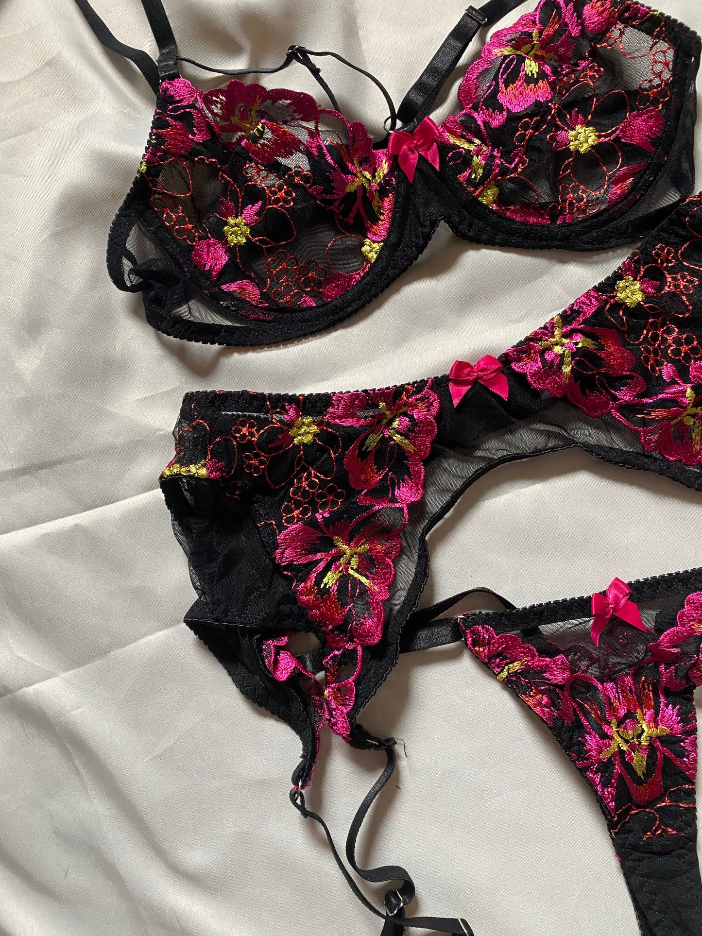 Muse-Lingerie-Midnight-Blossom-Set