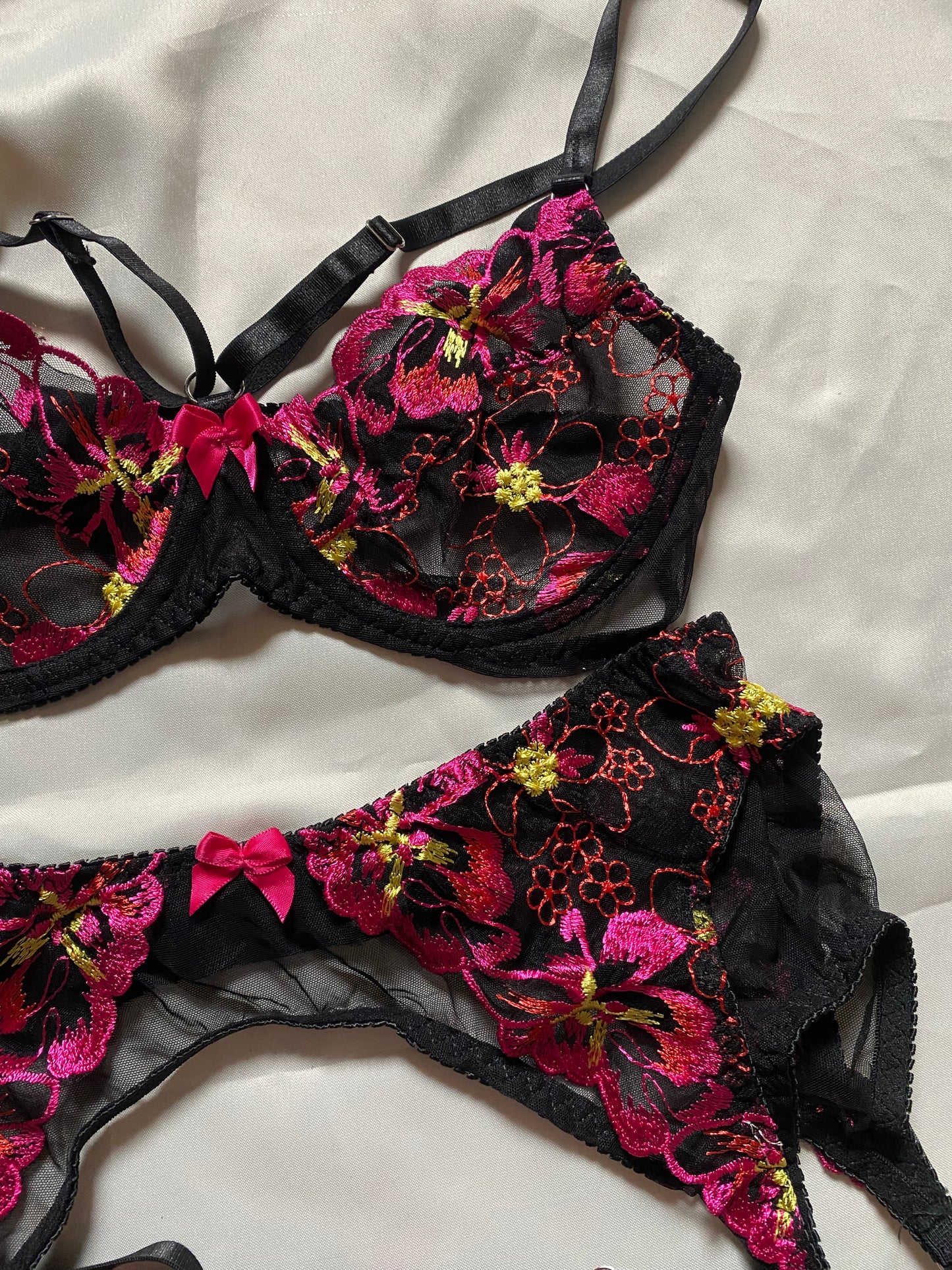 Muse-Lingerie-Midnight-Blossom-Set