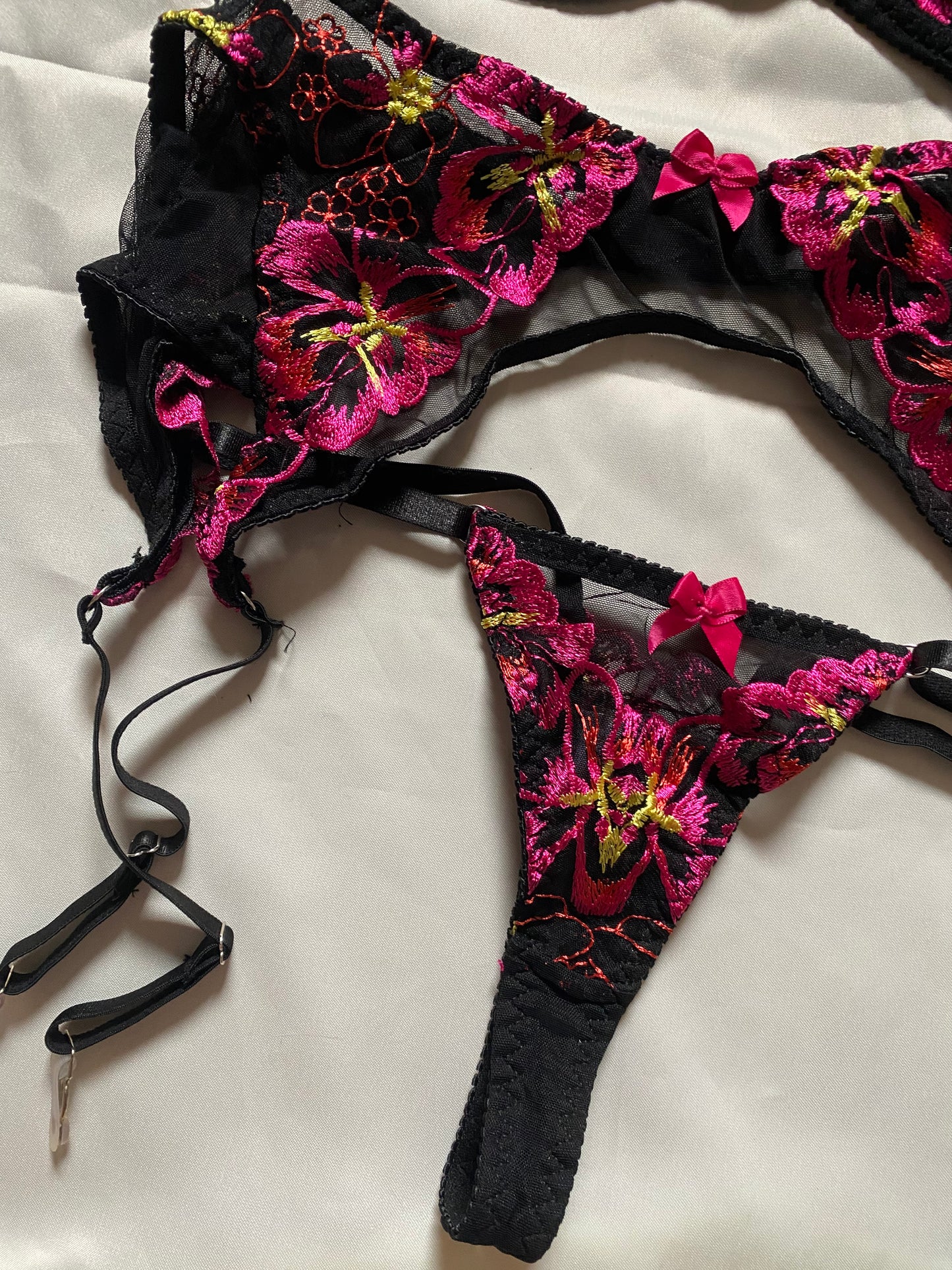 Muse-Lingerie-Midnight-Blossom-Set