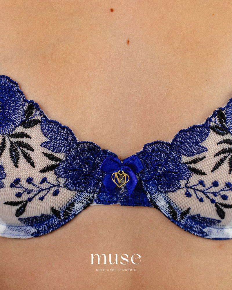 Aura Nightfall lingerie set