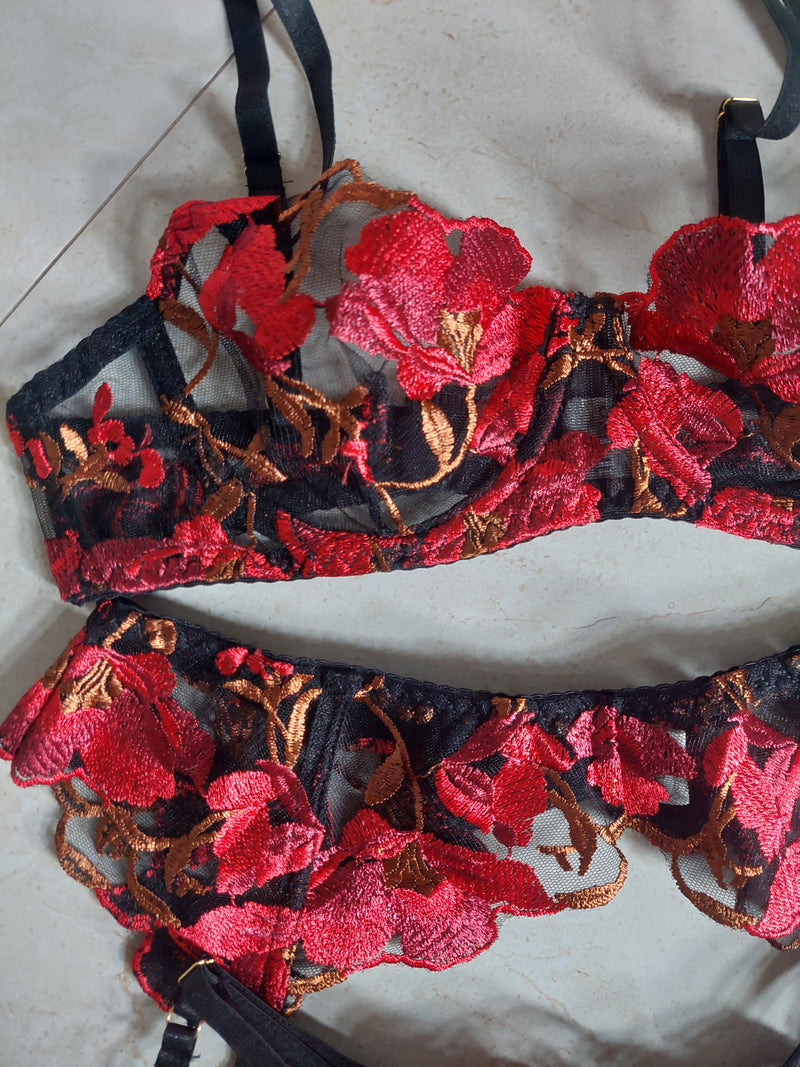 Muse-Lingerie-Endless-Love-Set-Jun