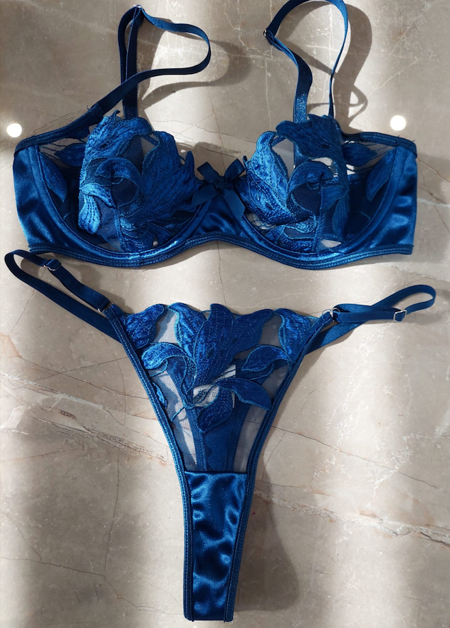 Muse-Lingerie-Moonlight-Queen-Set