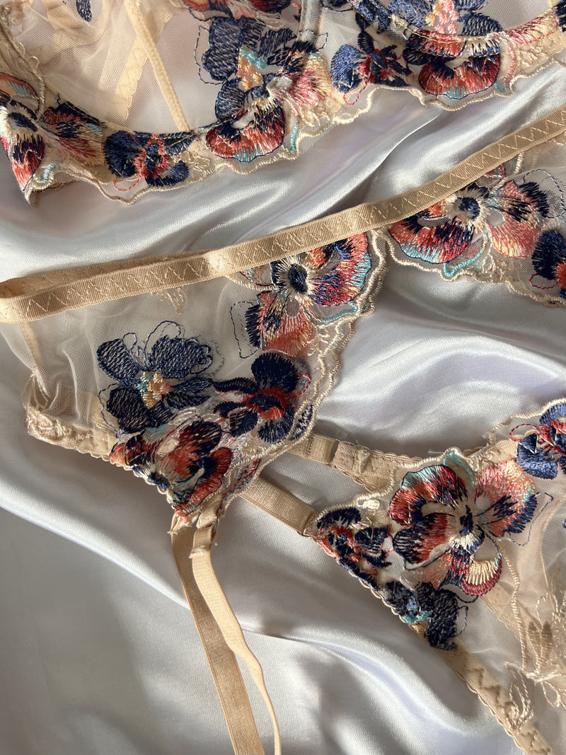 Muse-Lingerie-Sweet-Peach-Set