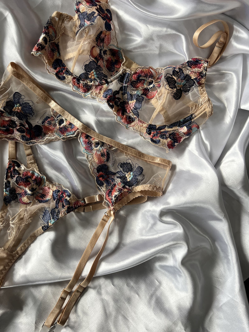 Muse-Lingerie-Sweet-Peach-Set