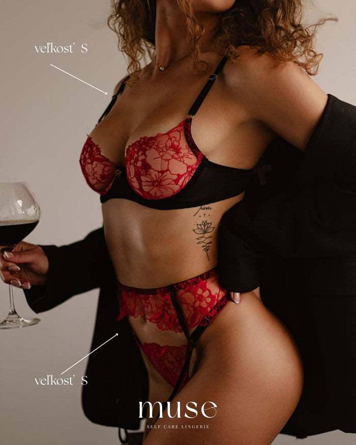 Dark Diva lingerie set